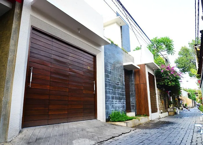 Tentrem Villa Legian (Bali)